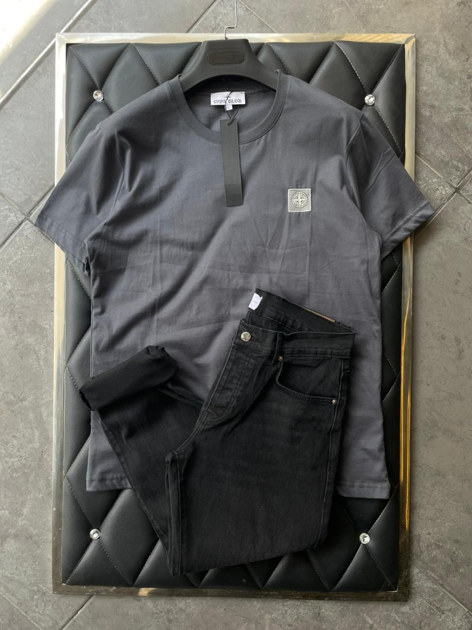 Brand T-shirt 20$ & jeans 25$