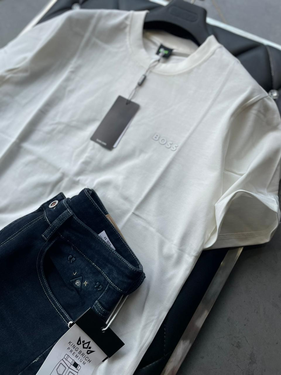 Brand T-shirt 20$ & jeans 25$